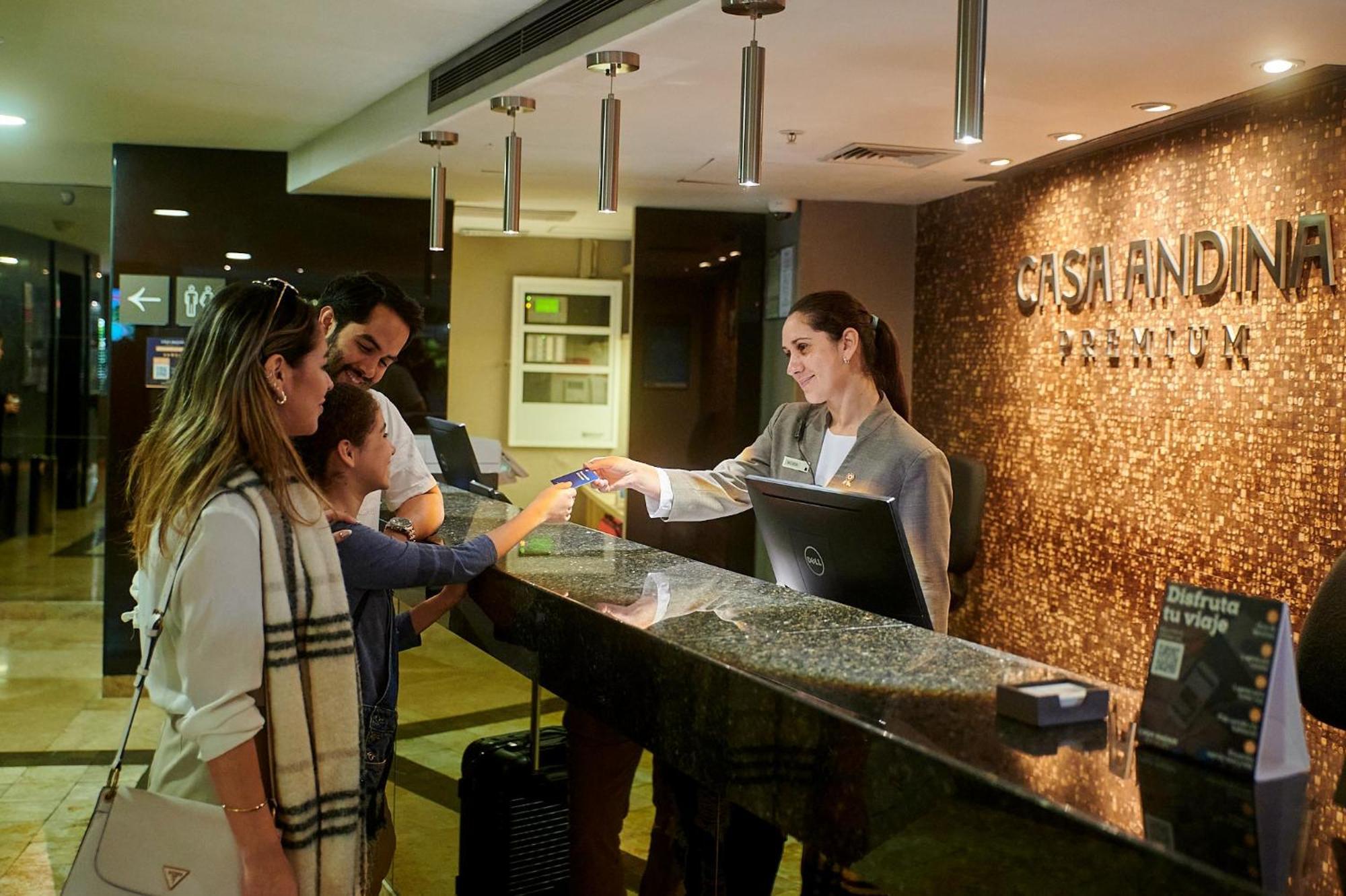Casa Andina Premium Golf Los Incas Лима Екстериор снимка